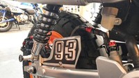 Untuk memperkuat kesan balap, disematkan pula nomor 93 yang menjadi nomor pebalap Marc Marquez di MotoGP. Foto: Dok. MotoSaigon