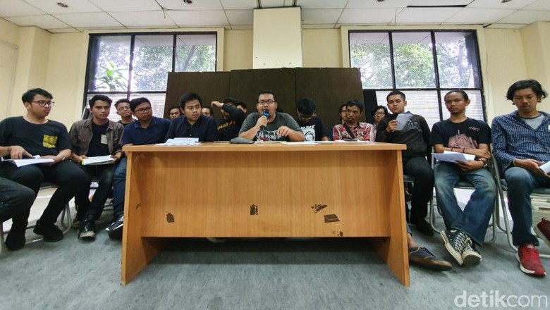 Kelompok Mahasiswa Borak Minta Jokowi Bebastugaskan Wiranto Kelompok Mahasiswa Borak Minta Jokowi Bebastugaskan Wiranto