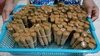 Clorot yang sudah matang lalu didinginkan. Clorot ini dijual per 10 buah dalam satu ikatan. Harganya hanya Rp 8.000 per 10 buah. Foto: Rinto Heksantoro /detikcom