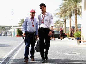 Mercedes Persembahkan Gelar Juara Konstruktor untuk Niki Lauda