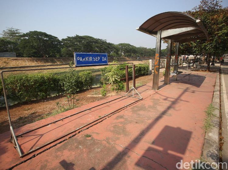 Jalur Sepeda yang Terlupakan di Kanal Banjir Timur Jakarta (1)