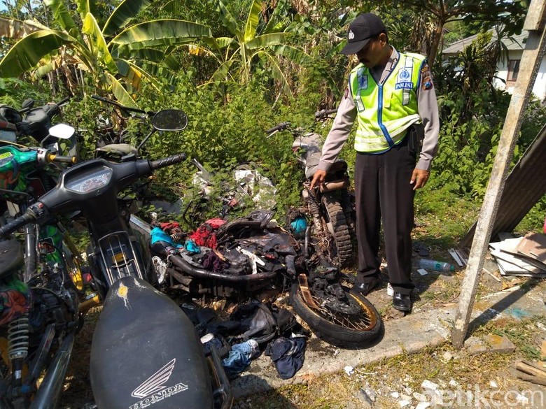 Identitas 2 Pria Tewas Terbakar yang Kecelakaan di Madiun Terungkap Identitas 2 Pria Tewas Terbakar yang Kecelakaan di Madiun Terungkap