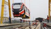 PT INKA (Persero) telah melakukan pengiriman kereta LRT Jabodebek sejak Selasa (8/10/2019). 
