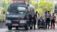 Menurut Juru Bicara KPK Febri Diansyah, Budi dan Lily akan diperiksa sebagai saksi untuk tersangka LJP (Leonardo Jusminarta Prasetyo).