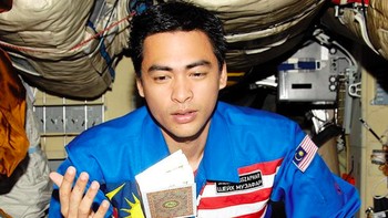 Negara tetangga Indonesia, yakni Malaysia mengirimkan Sheikh Muszaphar Shukor terbang ke ISS pada Oktober 2007. Foto: Instagram