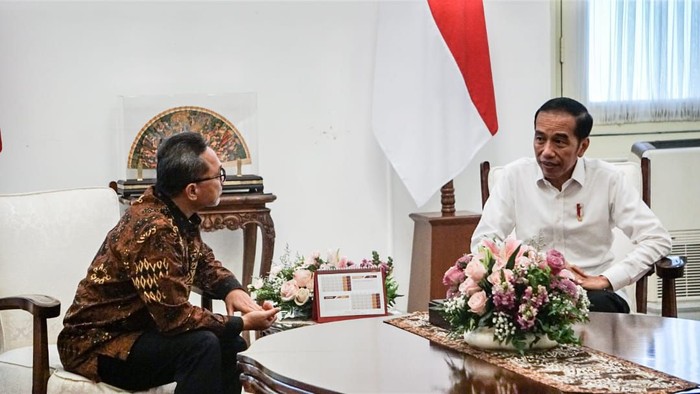 Bertemu Zulkifli Hasan, Jokowi Selisik soal Amandemen UUD 1945