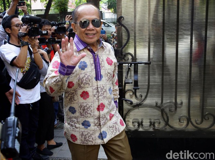 Wakil Ketua MPR RI Syarief Hasan mendatangi kediaman Sandiaga Uno di Jakarta, Senin (14/10/2019).