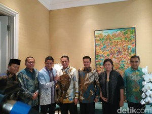 Pimpinan MPR Temui Sandiaga Undang ke Pelantikan Jokowi