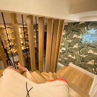 Tak dijelaskan mengapa pria 24 tahun itu mau menjual rumahnya yang tampaknya masih ditinggali tersebut. Tapi entah ingin pamer atau benar-benar ingin mengiklankan kediaman mewah itu, ia mengunggah 13 foto isi rumahnya di Instagram. Foto: Instagram @justinbieber