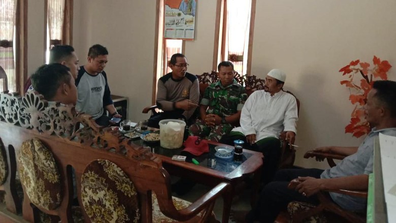 Anak yang Bongkar Makam Ibunya Segera Dirujuk ke Rumah Sakit Jiwa Anak yang Bongkar Makam Ibunya Segera Dirujuk ke Rumah Sakit Jiwa