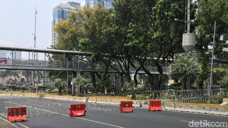 Lalin Menuju DPR dan Istana Merdeka Ditutup, Begini Rekayasanya Lalin Menuju DPR dan Istana Merdeka Ditutup, Begini Rekayasanya