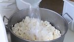 Yuk, Intip Proses Pembuatan Keju Mozzarella Italia yang Autentik!