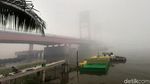 Jembatan Ampera Hilang Tertutup Kabut Asap