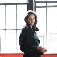 Karim sudah menekuni dunia modelling sejak usia muda. Namun saat kariernya mulai melejit, dia memilih berhenti menjadi model. Pria dengan penampilan unik ini kini memilih menjalani proyek di bidang lainnya. Foto: Dok. Instagram