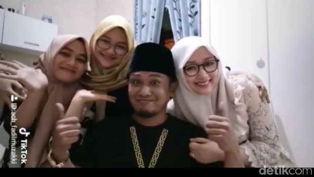 Ini Pertanyaan Menggelitik Anak-Anak Lora Fadil yang Poligami 3 Istri
