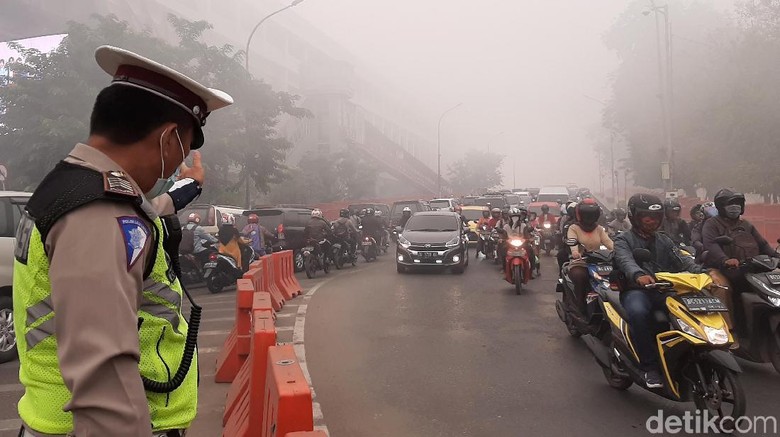 BPBD Sumsel Beberkan Penyebab Palembang Diselimuti Asap BPBD Sumsel Beberkan Penyebab Palembang Diselimuti Asap