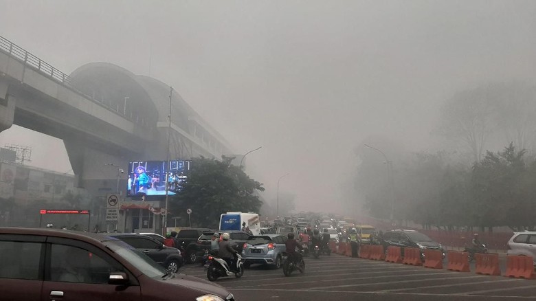 Parah, Kabut Asap Selimuti Palembang Pagi Ini Parah, Kabut Asap Selimuti Palembang Pagi Ini