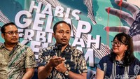 Donal Fariz yang juga hadir dalam diskusi tersebut memaparkan pandangannya terkait kondisi demokrasi di Indonesia beberapa tahun ke depan di masa kepemimpinan Jokowi periode kedua.