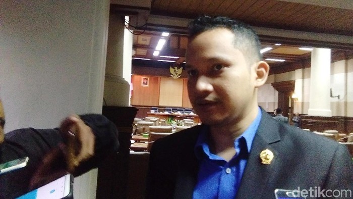 Ahmad Baihaqy Rais di gedung DPRD DIY, Senin (14/10/2019).