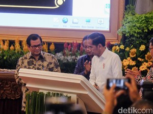 Resmikan Tol Langit, Jokowi: Jangan Dipakai untuk Fitnah-Fake News