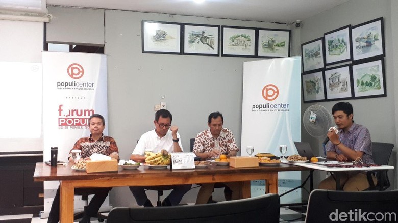 Populi: Ahok Lebih Baik Tata PKL Tanah Abang, Anies Lebih Tepat Kelola Monas Populi: Ahok Lebih Baik Tata PKL Tanah Abang, Anies Lebih Tepat Kelola Monas