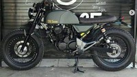 Ini motor kustom pemberian yang ditolak Ustaz Abdul Somad. Tampak dalam postingan percakapan di whatsapp yang diunggan Ustaz Abdul Somad di instagram, ia justru memilih untuk naik motor tersebut bersama-sama dengan jamaahnya. Foto: Screenshot Instagram Ustaz Abdul Somad