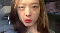 Belum lama ini ia pun mengungkapkan jika dirinya sebagai Choi Jinri berbeda dengan sosok Sulli yang dikenal publik sebagai pribadi yang ceria. Dok. Instagram/jelly_jilli