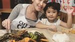 10 Potret Lucu dan Imut Anak Artis Saat Makan yang Bikin Gemas