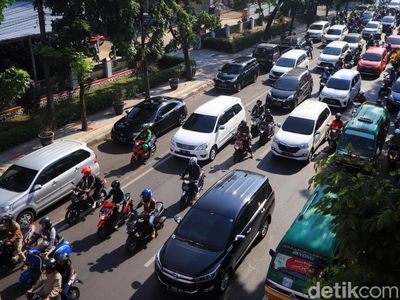 Potret Kemacetan Jalan Jakarta di Pagi Hari