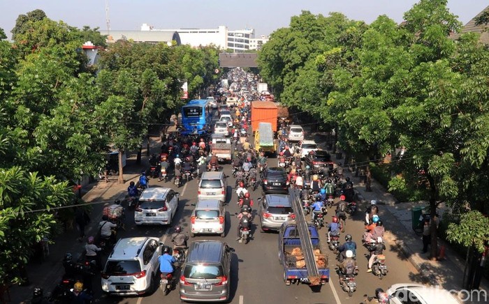 Potret Kemacetan Jalan Jakarta di Pagi Hari