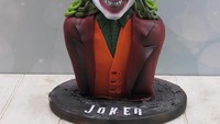 Seorang baker juga kreatif membentuk kuenya hingga nampak seperti patung Joker ini. Foto: Instagram