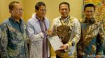 Temui Sandiaga Uno, Pimpinan MPR Antar Undangan Pelantikan Presiden