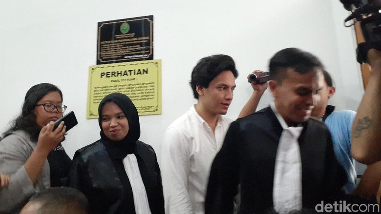 Foto: Sidang kasus narkoba Jefri Nichol ditunda. (Yulida-detikcom) Foto: Sidang kasus narkoba Jefri Nichol ditunda. (Yulida-detikcom)