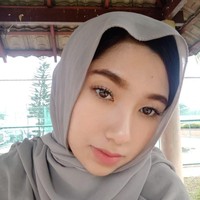 Ellika telah menjalin hubungan asmara dengan pria bernama Amar Asyraf sejak 2018. Hingga akhirnya pada Maret 2019, Amar memberanikan diri meminta restu pada orangtua Ellika untuk meminangnya. Foto: Instagram