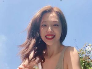 Sulli Meninggal, Victoria f(x) Tunda Aktivitas di China Lalu Nangis