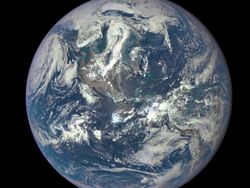 10 Foto Terbaik yang Buktikan Bumi Itu Bulat, Bukan Datar