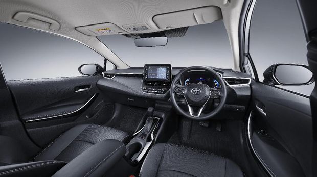 Melihat Dari Dekat Corolla Altis Berteknologi Hybrid
