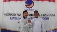 Firman Mutaqin yang maju bersama Ali Mujahidin juga masih berada di posisi ketiga dari empat kandidat. Mereka baru mampu mengumpulkan 21 persen suara. Iqbal/detikcom.