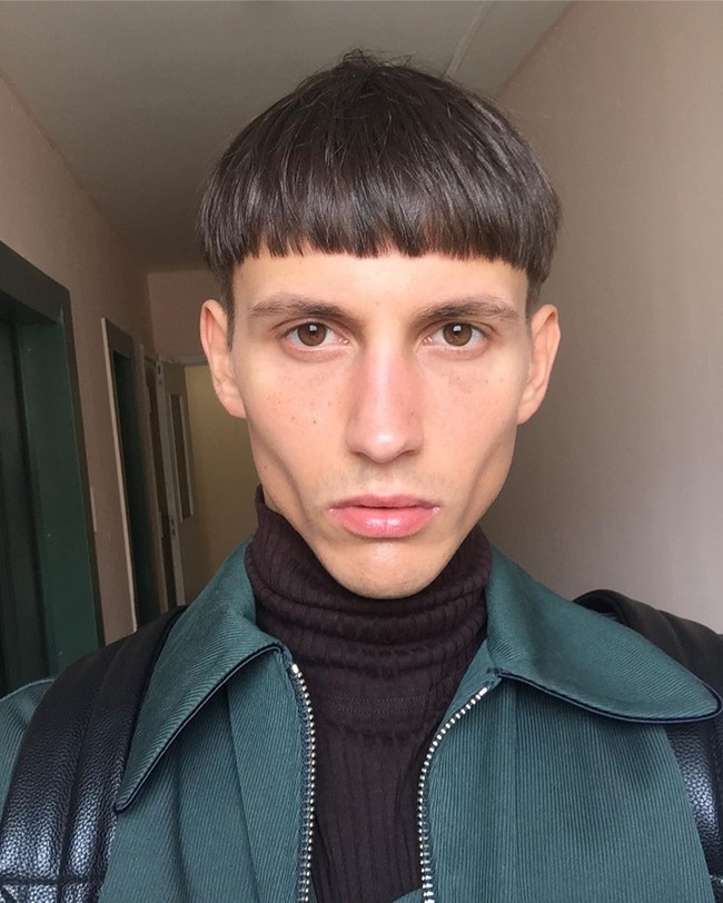 Danil, model asal Moskow ini populer karena dianggap memiliki fitur wajah seperti alien. Danil yang kerap travelling ini selain sibuk modelling juga menekuni pendidikan di jurusan teknik industri. Foto: Dok. Instagram