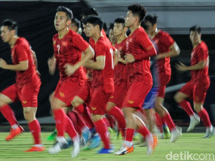 Giliran Timnas Vietnam Jalani Sesi Latihan