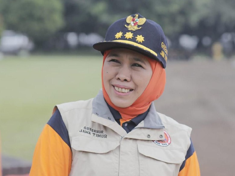 Tangani Kebakaran Gunung Arjuno, Khofifah Upayakan Water Bombing Tangani Kebakaran Gunung Arjuno, Khofifah Upayakan Water Bombing