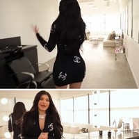 Tak hanya studio foto, di kantor Kylie bahkan ada fitting room yang luas hingga glamour room, di mana berisi tempat untuk cuci rambut hingga ruangan makeup.  Foto: Youtube Kylie Jenner