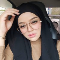 Kerja keras dan dedikasinya membuahkan hasil. Halaman Facebook-nya, Make up by Bellaz, memiliki lebih dari 1,4 juta pengikut. Bellaz pun menjadi makeup artist terkenal yang pernah diundang untuk mengadakan lokakarya di Brunei dan Singapura. Bahkan pernah ada seorang penggemar dari Dubai yang terbang ke Malaysia hanya untuk menghadiri kelas makeup-nya, dimana Bellaz membebankan Rp 1,5 juta per siswa.  Foto: Instagram @muabellaz