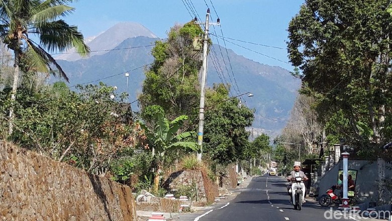 Cantik dan Cerah di Puncak Merapi Pagi Ini Pasca-luncuran Awan Panas Cantik dan Cerah di Puncak Merapi Pagi Ini Pasca-luncuran Awan Panas
