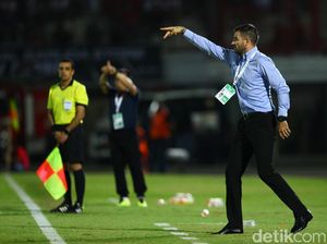 Simon McMenemy Tak Hiraukan Desakan Simon Out