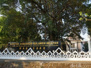 2 Perusak Pagar Kantor Gubernur Sulsel saat Orasi Siap Lawan Tuhan Ditangkap