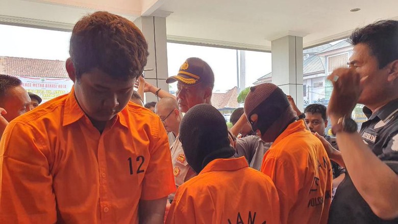 Rampok di Tempat Cuci Steam Bekasi, Pelaku Butuh Uang Bayar Sekolah Rampok di Tempat Cuci Steam Bekasi, Pelaku Butuh Uang Bayar Sekolah