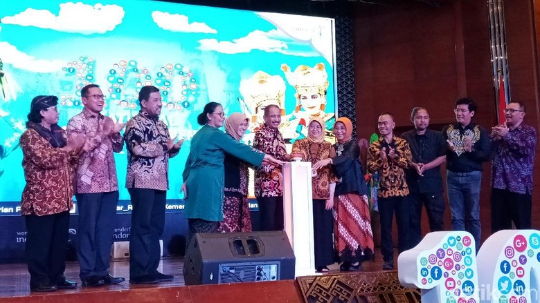 Menpar Arief Yahya saat launching 100 NCoE 2020 di Kemenpar (Intan/detikcom) Menpar Arief Yahya saat launching 100 NCoE 2020 di Kemenpar (Intan/detikcom)