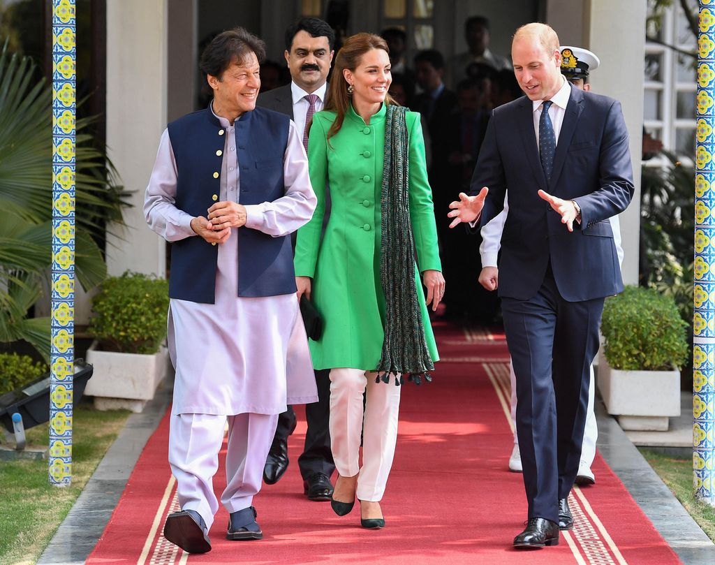 ISLAMABAD, PAKISTAN - OCTOBER 15: Prince William, Duke of Cambridge and Catherine, Duchess of Cambridge meet with the Prime Minister of Pakistan, Imran Khan at his official residence on October 15, 2019 in Islamabad, Pakistan. (Photo by Andrew Parsons-Pool/Getty Images)