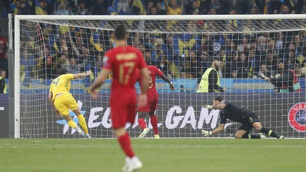 Ukraina Vs Portugal: Seleccao Das Quinas Terjungkal